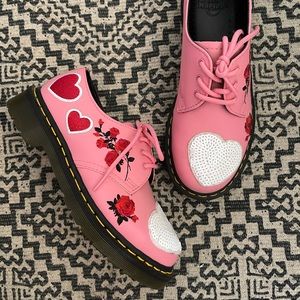 ADORABLE SEQUIN HEARTS 1461 DR MARTENS OXFORD PERFECT FOT VALENTINES!